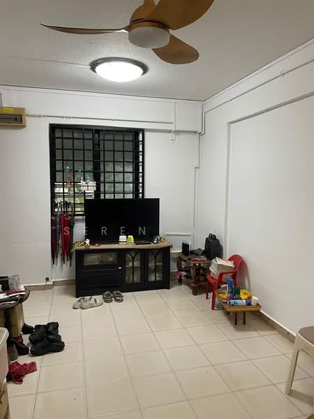 223 Serangoon Avenue 4, 223 Serangoon Avenue 4, 2 Bedrooms, 721 sqft, HDB Flat For Sale, by Serene Low, 500141146 - Living Room - PropertyGuru.com.sg