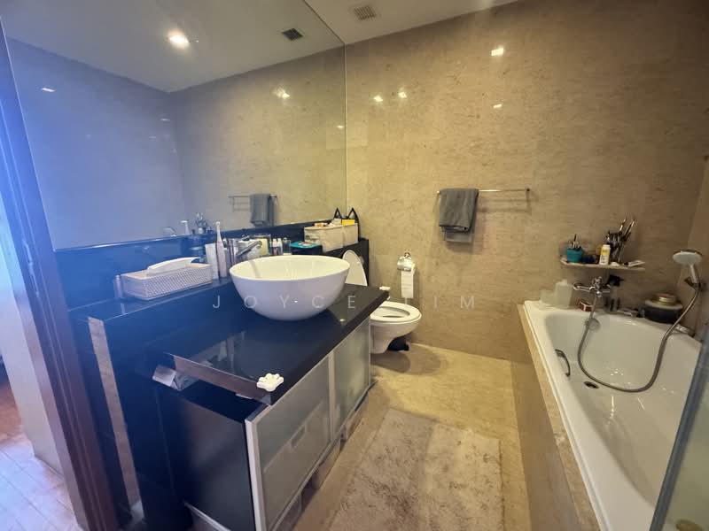 The Shelford, 1C Shelford Road, 3 Bedrooms, 1,389 sqft, Condominium For Sale, by Joyce Lim, 500141156 - Master Bathroom - PropertyGuru.com.sg
