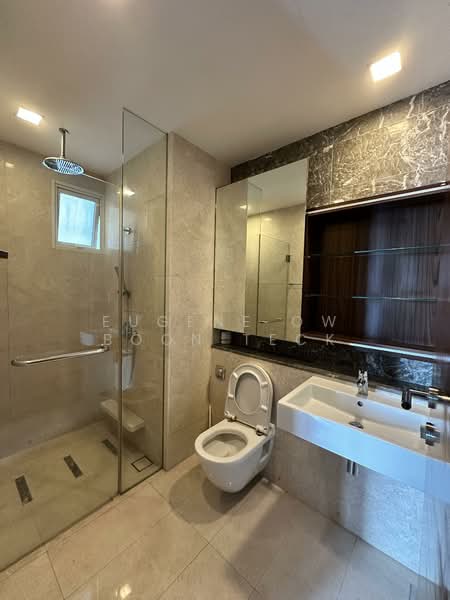 Saint Thomas Suites, , 4 Bedrooms, 2,013 sqft, Condominium For Rent, by Eugene Ow Boon Teck, 500141160 - Bathroom - PropertyGuru.com.sg