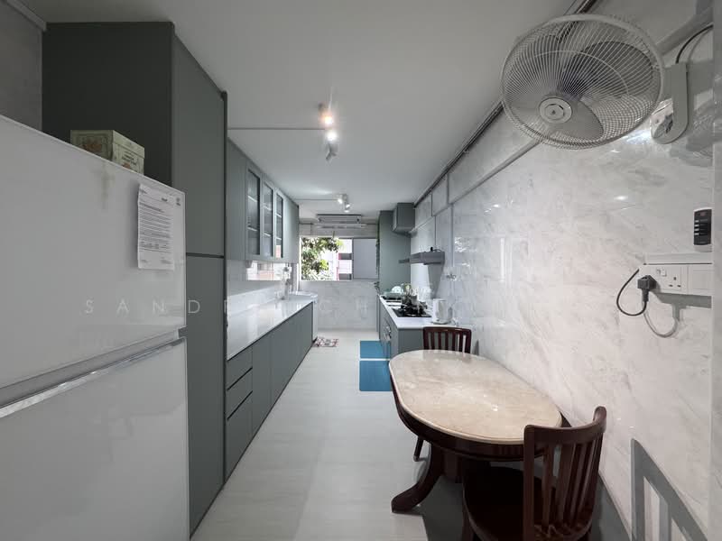 425 Yishun Avenue 11, 425 Yishun Avenue 11, 3 Bedrooms, 904 sqft, HDB Flat For Sale, by Sandra Ching 钟素玲, 500141163 - Kitchen - PropertyGuru.com.sg