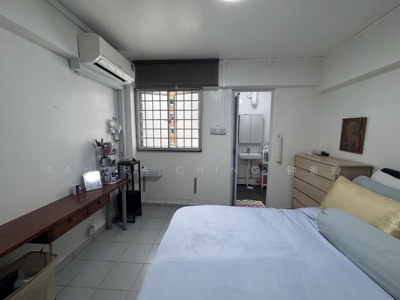 425 Yishun Avenue 11, 425 Yishun Avenue 11, 3 Bedrooms, 904 sqft, HDB Flat For Sale, by Sandra Ching 钟素玲, 500141163 - Bedroom - PropertyGuru.com.sg