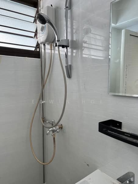 114 Pasir Ris Street 11, 114 Pasir Ris Street 11, Room Rental, 150 sqft, HDB Flat For Rent, by Edwin Hoe, 500141180 - Bathroom - PropertyGuru.com.sg