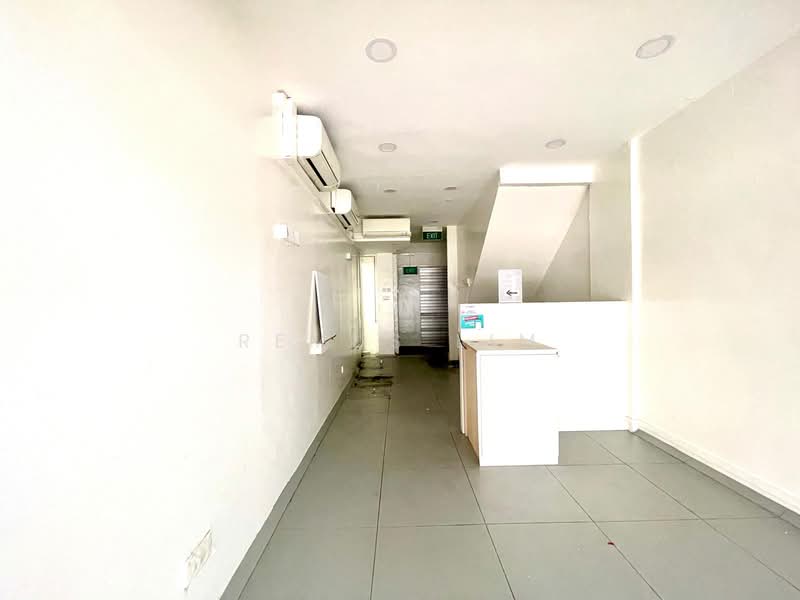 177 Toa Payoh Central, Toa Payoh Central, 1,238 sqft, Shop / Shophouse For Sale, by Remus Lim, 500141187 - Entrance - CommercialGuru.com.sg
