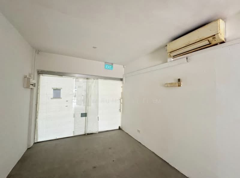 177 Toa Payoh Central, Toa Payoh Central, 1,238 sqft, Shop / Shophouse For Sale, by Remus Lim, 500141187 - Entrance - CommercialGuru.com.sg