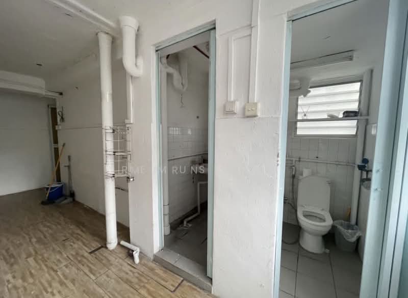 177 Toa Payoh Central, Toa Payoh Central, 1,238 sqft, Shop / Shophouse For Sale, by Remus Lim, 500141187 - Bathroom - CommercialGuru.com.sg