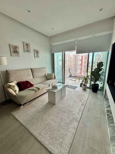 The Metropolitan Condominium, 6 Alexandra View, 2 Bedrooms, 1,033 sqft, Condominium For Sale, by Jeron Lee, 500141197 - Living Room - PropertyGuru.com.sg