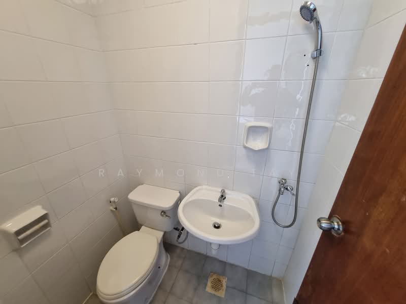 Gold Palm Mansions, 139 Lorong K Telok Kurau, 2 Bedrooms, 1,033 sqft, Apartment For Rent, by Raymond Tay, 500141198 - Bathroom - PropertyGuru.com.sg