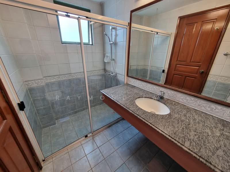 Gold Palm Mansions, 139 Lorong K Telok Kurau, 2 Bedrooms, 1,033 sqft, Apartment For Rent, by Raymond Tay, 500141198 - Bathroom - PropertyGuru.com.sg