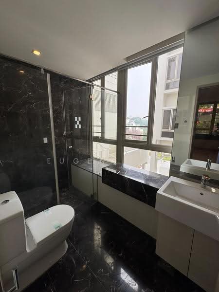 Flamingo Valley, 460 Siglap Road, East Coast / Marine Parade, 3 Bedrooms, 1,152 sqft, Condominium For Sale, by Eugene Lee, 500141203 - Bathroom - PropertyGuru.com.sg