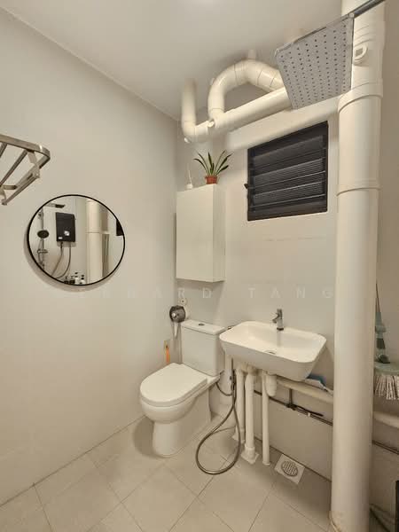 617 Yishun Ring Road, 617 Yishun Ring Road, 2 Bedrooms, 786 sqft, HDB Flat For Sale, by Bernard Tang, 500141215 - Bathroom - PropertyGuru.com.sg