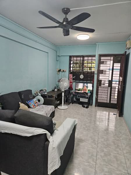 135 Bukit Batok West Avenue 6, 135 Bukit Batok West Avenue 6, 2 Bedrooms, 721 sqft, HDB Flat For Rent, by Eugene Chan, 500141299 - Living Room - PropertyGuru.com.sg