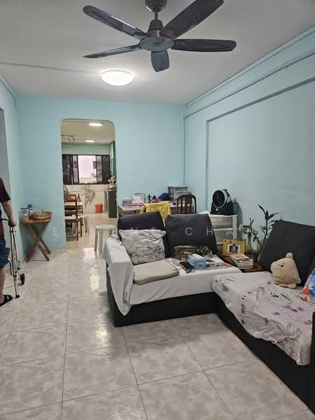 135 Bukit Batok West Avenue 6, 135 Bukit Batok West Avenue 6, 2 Bedrooms, 721 sqft, HDB Flat For Rent, by Eugene Chan, 500141299 - Living Room - PropertyGuru.com.sg