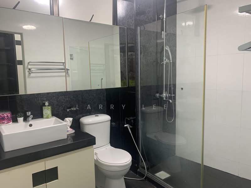 Lakepoint Condo, 2 Lakepoint Drive, Room Rental, 150 sqft, Condominium For Rent, by Larry Lee, 500141307 - Bathroom - PropertyGuru.com.sg