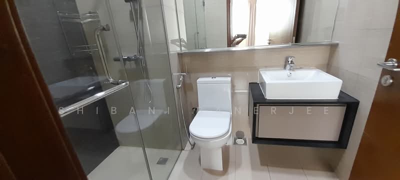The Promenade @ Pelikat, 183 Jalan Pelikat, 2 Bedrooms, 926 sqft, Condominium For Rent, by Shibani Banerjee, 500141329 - Bathroom - PropertyGuru.com.sg