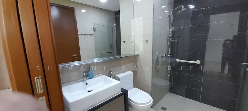 The Promenade @ Pelikat, 183 Jalan Pelikat, 2 Bedrooms, 926 sqft, Condominium For Rent, by Shibani Banerjee, 500141329 - Bathroom - PropertyGuru.com.sg