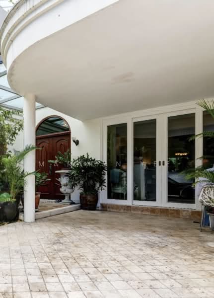 Jalan Lim Tai See, Jalan Lim Tai See, 4 Bedrooms, 4,000 sqft, Terraced House For Sale, by Marilyn Yee, 500141330 - Car porch - PropertyGuru.com.sg