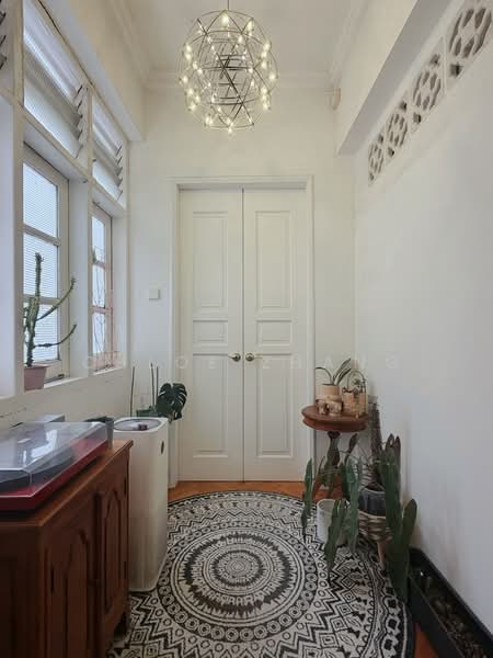 Freehold Residential Conservation Shophouse in Katong, , 3 Bedrooms, 1,184 sqft, Walk-up Apartment For Sale, by Chloe Zhang, 500141340 - Hallway - PropertyGuru.com.sg
