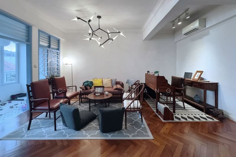 Freehold Residential Conservation Shophouse in Katong, , 3 Bedrooms, 1,184 sqft, Walk-up Apartment For Sale, by Chloe Zhang, 500141340 - Living Room - PropertyGuru.com.sg