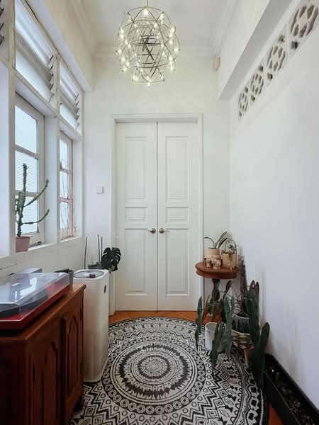 Freehold Residential Conservation Shophouse in Katong, , 3 Bedrooms, 1,184 sqft, Walk-up Apartment For Sale, by Chloe Zhang, 500141340 - Entrance - PropertyGuru.com.sg