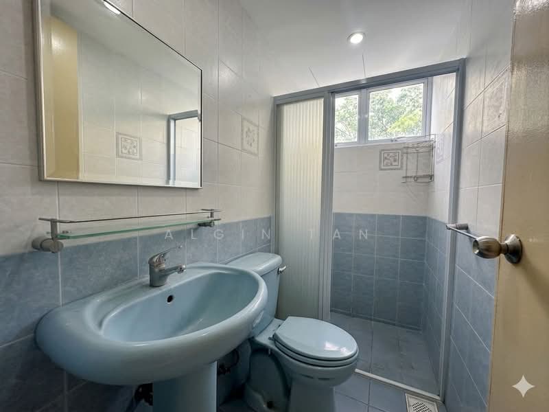 Pandan Valley, 1 Pandan Valley, 2 Bedrooms, 1,313 sqft, Condominium For Sale, by Algin Tan, 500141355 - Bathroom - PropertyGuru.com.sg