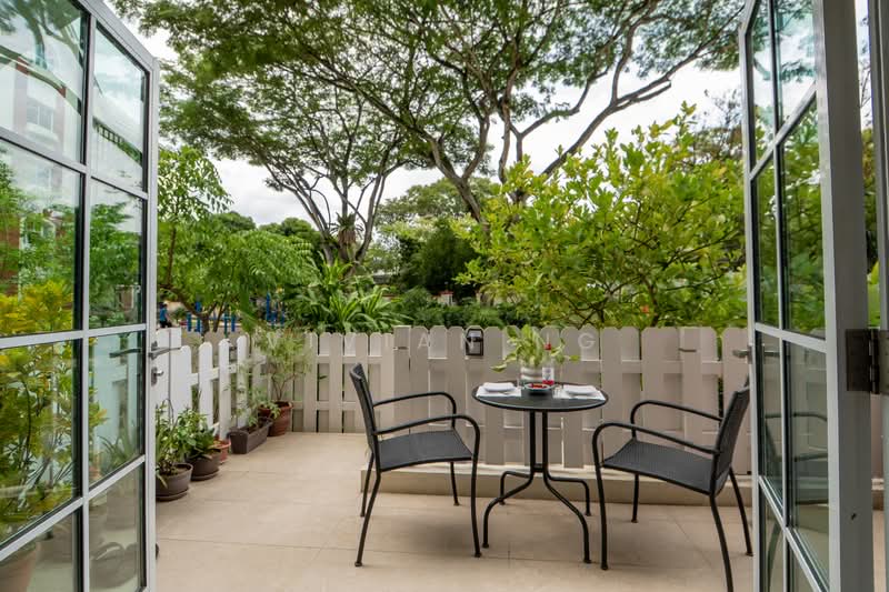 Sunrise Gardens, 51 Sunrise Gardens, 3 Bedrooms, 1,400 sqft, Condominium For Rent, by Vivian Ng, 500141356 - Balcony - PropertyGuru.com.sg