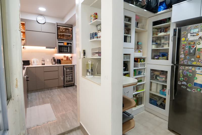 Sunrise Gardens, 51 Sunrise Gardens, 3 Bedrooms, 1,400 sqft, Condominium For Rent, by Vivian Ng, 500141356 - Kitchen + Storage - PropertyGuru.com.sg