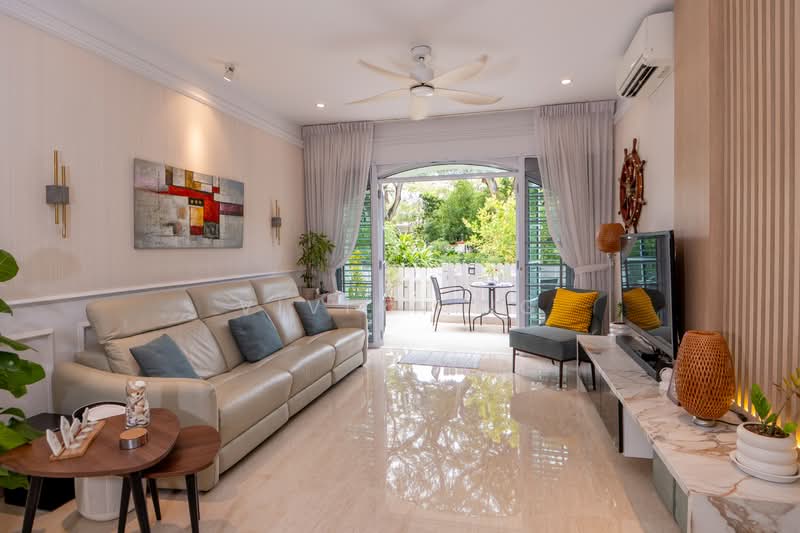 Sunrise Gardens, 51 Sunrise Gardens, 3 Bedrooms, 1,400 sqft, Condominium For Rent, by Vivian Ng, 500141356 - Living Room - PropertyGuru.com.sg