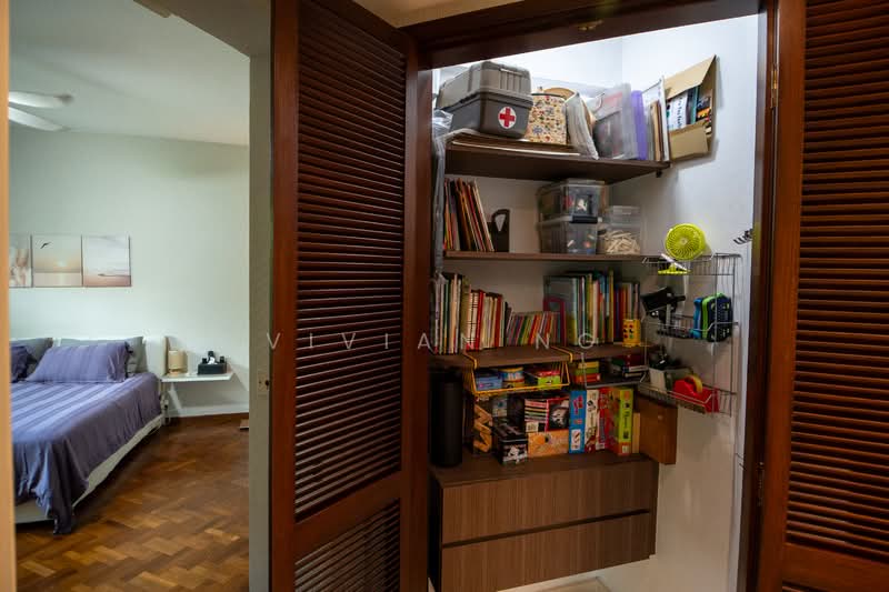 Sunrise Gardens, 51 Sunrise Gardens, 3 Bedrooms, 1,400 sqft, Condominium For Rent, by Vivian Ng, 500141356 - Bedroom #3 + storage - PropertyGuru.com.sg