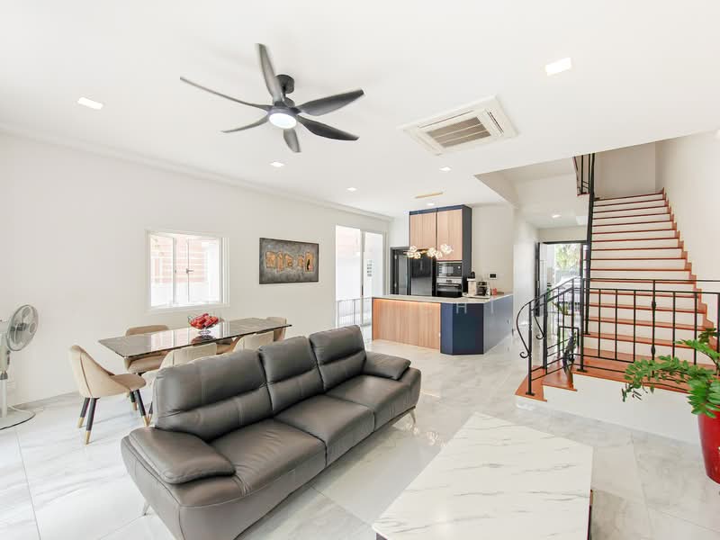 $Condo PSF‼️ 🌟5 Beds 5 Baths |🏡 Move-In Ready!!! Call ☎️ 9111-9499, Woodgrove View, 5 Bedrooms, 3,225 sqft, Corner Terrace For Sale, by Pauline Chia, 500141357 - Living Room - PropertyGuru.com.sg
