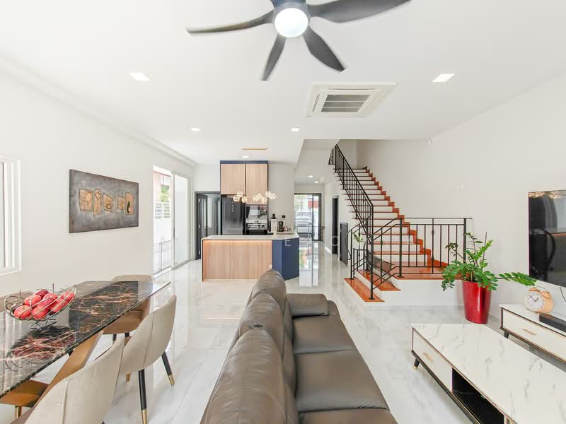 $Condo PSF‼️ 🌟5 Beds 5 Baths |🏡 Move-In Ready!!! Call ☎️ 9111-9499, Woodgrove View, Admiralty / Woodlands, 5 Bedrooms, 3,225 sqft, Corner Terrace For Sale, by Pauline Chia, 500141357 - Living Room - PropertyGuru.com.sg