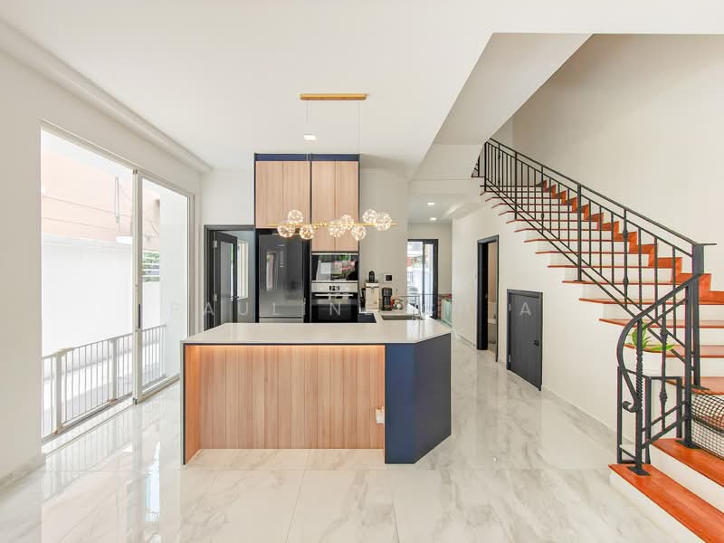 $Condo PSF‼️ 🌟5 Beds 5 Baths |🏡 Move-In Ready!!! Call ☎️ 9111-9499, Woodgrove View, 5 Bedrooms, 3,225 sqft, Corner Terrace For Sale, by Pauline Chia, 500141357 - Dry Island Kitchen - PropertyGuru.com.sg