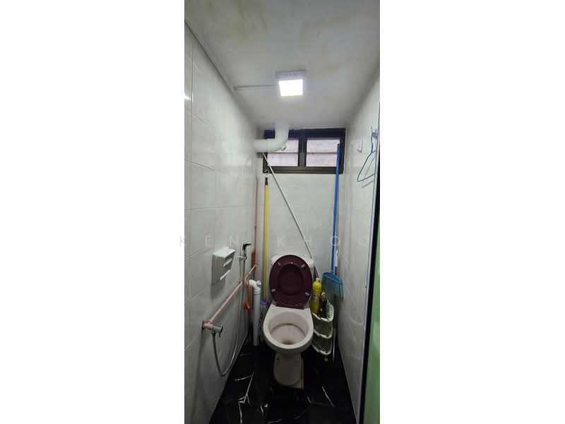 6 Marsiling Drive, 6 Marsiling Drive, 2 Bedrooms, 700 sqft, HDB Flat For Sale, by Ken Khoo, 500141364 - Bathroom - PropertyGuru.com.sg