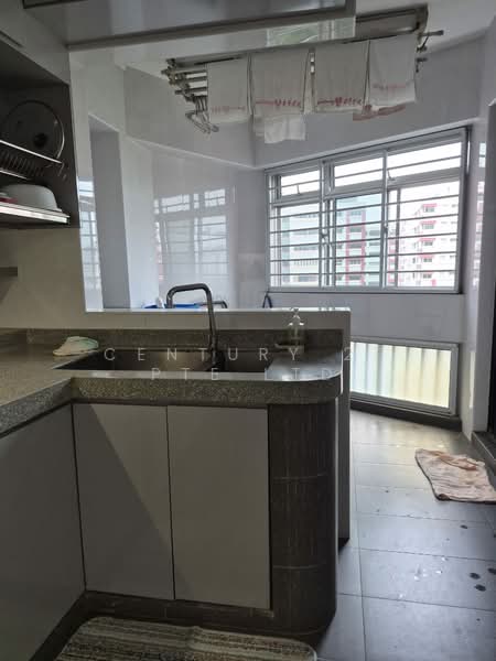 602 Elias Road, 602 Elias Road, 3 Bedrooms, 1,603 sqft, HDB Flat For Sale, by Irene, 500141373 - Kitchen - PropertyGuru.com.sg