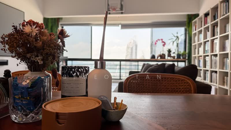 Harbour View Towers, 21 Telok Blangah Drive, 3 Bedrooms, 1,615 sqft, Condominium For Sale, by Simeon Tan, 500141379 - Living Room - PropertyGuru.com.sg