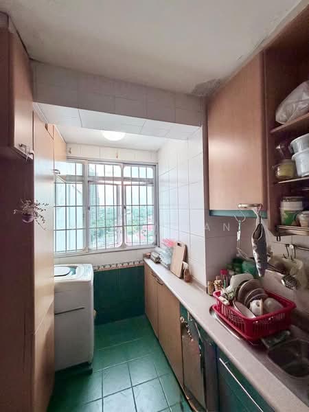 1 Queen's Road, 1 Queen's Road, 3 Bedrooms, 1,324 sqft, HDB Flat For Sale, by Wendy Tan, 500141381 - Kitchen - PropertyGuru.com.sg