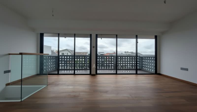 Serangoon Garden Estate, Corfe Place, 6 Bedrooms, 2,805 sqft, Semi-Detached House For Sale, by Eliza Tan, 500141393 - Balcony - PropertyGuru.com.sg