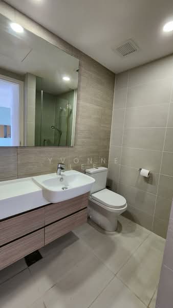 The Lakefront Residences, 48 Lakeside Drive, 3 Bedrooms, 2,089 sqft, Condominium For Sale, by Yvonne Lee, 500141395 - Bathroom - PropertyGuru.com.sg
