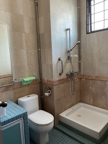 Holland Grove Terrace, Holland Grove Terrace, 5 Bedrooms, 4,000 sqft, Semi-Detached House For Sale, by Phillip Koh, 500141397 - Bathroom - PropertyGuru.com.sg