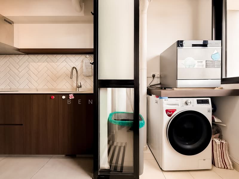 415C Northshore Drive, 415C Northshore Drive, 3 Bedrooms, 1,012 sqft, HDB Flat For Sale, by Benji Chia, 500141401 - Kitchen - PropertyGuru.com.sg