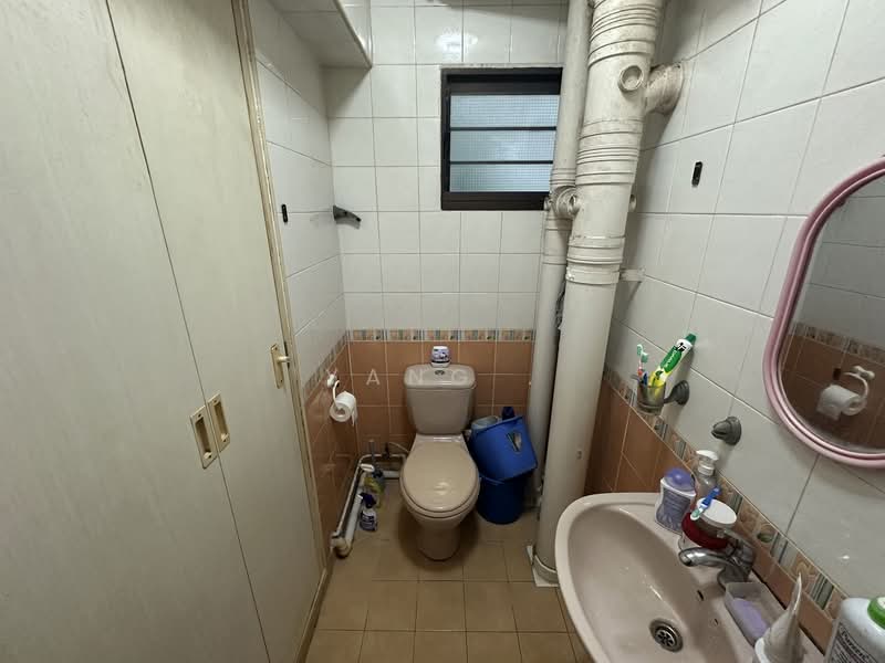85 Telok Blangah Heights, 85 Telok Blangah Heights, 3 Bedrooms, 1,206 sqft, HDB Flat For Sale, by Yang ., 500141407 - Bathroom - PropertyGuru.com.sg