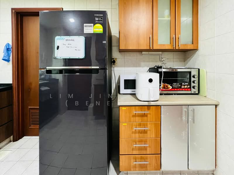 Hazel Park Condo, 15 Hazel Park Condo, Room Rental, 120 sqft, Condominium For Rent, by Lim Jing Tuan (Benedict), 500141409 - Kitchen - PropertyGuru.com.sg
