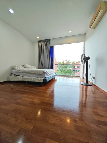 Jalan lengkok sembawang, , 5 Bedrooms, 3,500 sqft, Terraced House For Sale, by Michael Lim, 500141412 - Bedroom - PropertyGuru.com.sg