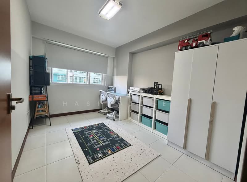 315B Yishun Greenwalk, 315B Yishun Avenue 9, 3 Bedrooms, 990 sqft, HDB Flat For Sale, by Hasinah Bee, 500141414 - Study - PropertyGuru.com.sg