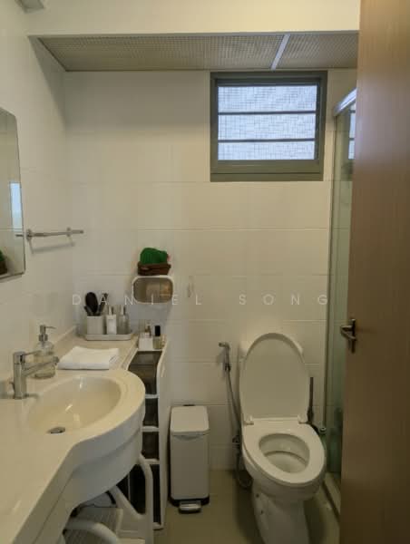 679A Punggol Drive, 679A Punggol Drive, 3 Bedrooms, 1,001 sqft, HDB Flat For Sale, by Daniel Song, 500141419 - Bathroom - PropertyGuru.com.sg
