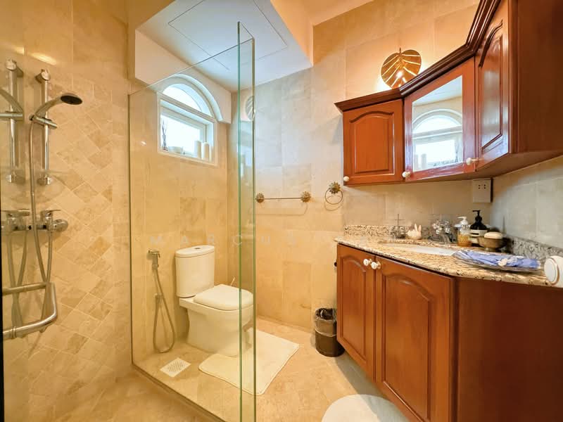 Coronation Road West / Jalan Haji Alias / Lim Tai See, Coronation Road West / Jalan Haji Alias / Lim Tai See, 4 Bedrooms, 4,000 sqft, Terraced House For Sale, by Marcus Tan, 500141421 - Bathroom - PropertyGuru.com.sg