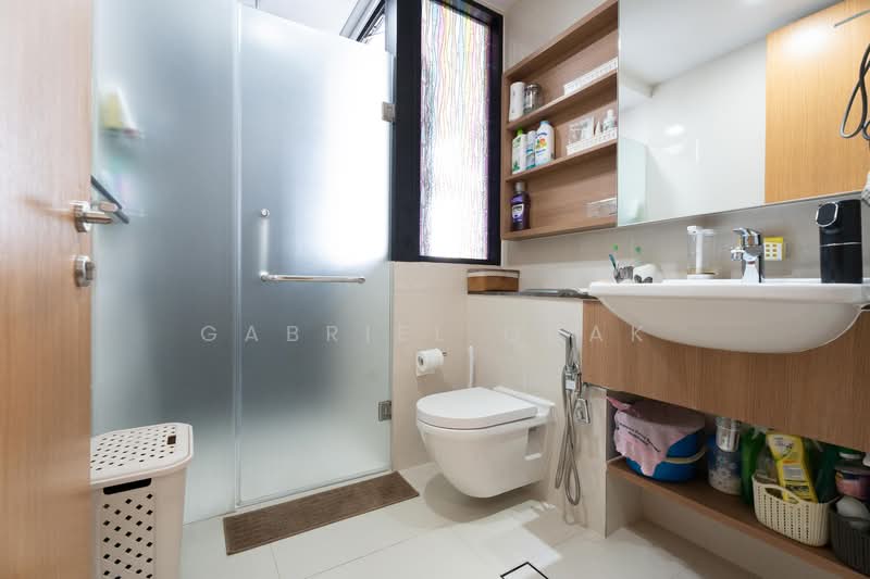 The Trilinq, Jalan Lempeng, 2 Bedrooms, 1,109 sqft, Condominium For Rent, by Gabriel Quak, 500141426 - Bathroom - PropertyGuru.com.sg