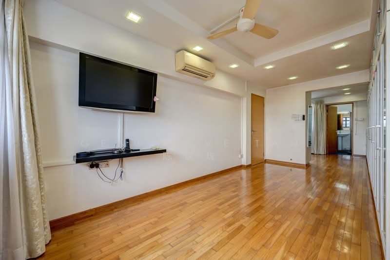 715 Bedok Reservoir Road, 715 Bedok Reservoir Road, 3 Bedrooms, 1,302 sqft, HDB Flat For Sale, by Genevieve Tan 陈仪珠, 500141447 - Living Room - PropertyGuru.com.sg