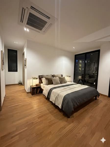 Freehold Semi-D 7 Bedrooms with lift for 4 floors, Glasgow Road | Leith Road | Rosyth Road | Jansen Road | Leith Park / Phillips Ave | Hillside Drive, 7 Bedrooms, 9,422 sqft, Semi-Detached House For Sale, by Sean Chua, 500141449 - Bedroom - PropertyGuru.com.sg