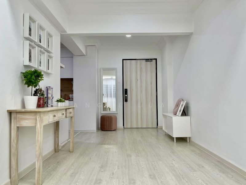 103 Towner Road, 103 Towner Road, 3 Bedrooms, 1,173 sqft, HDB Flat For Sale, by Angie Lua, 500141522 - Entrance Foyer - PropertyGuru.com.sg