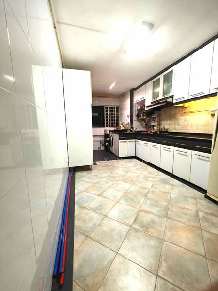 231 Yishun Street 21, 231 Yishun Street 21, 3 Bedrooms, 1,055 sqft, HDB Flat For Sale, by Roslyn Ng, 500141526 - Kitchen - PropertyGuru.com.sg